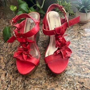 Madden Girl wedge heels - coral floral sz 9